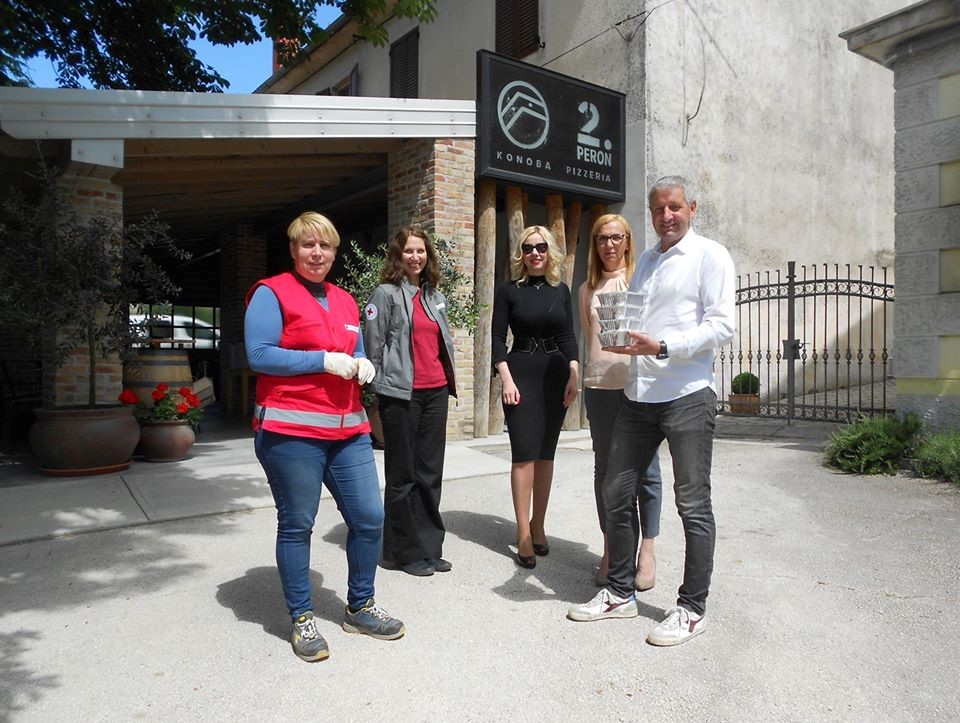 Topli obroci za naše najpotrebitije korisnike Topli obroci za naše najpotrebitije korisnike