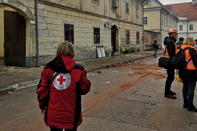 Upute za donacije i pomoć pogođenima potresom u Petrinji i Sisku